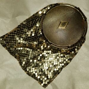 Beautiful Evans Gold Mesh Compact minaudiere purse